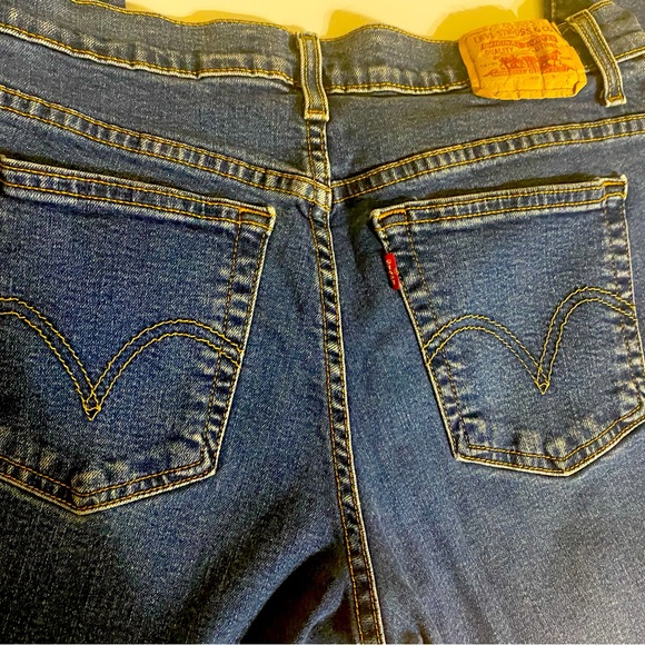 Levi's Denim - Levi’s 550. Relaxed boot cut. Size 12. Medium wash.